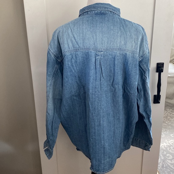 Boston Proper Denim Snap Button Shirt NWT SZ L - Picture 2 of 3